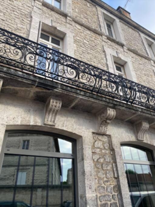 Superbe Studio Centre Ville * Clim * Wifi * Haut De Gamme * أنغوليم المظهر الخارجي الصورة